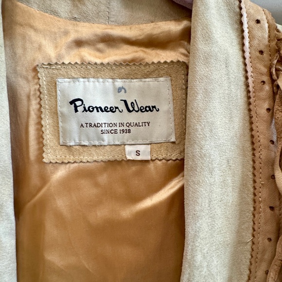 Vintage Fringe Leather Jacket size small but fits a medium also - Picture 6 of 9